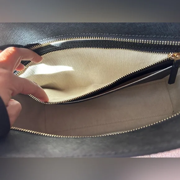 Tory Burch Emerson Leather Women's Tote - Picture 11 of 14